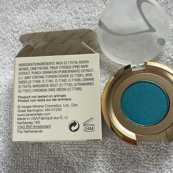 Eye shadow - Picture 3 of 3